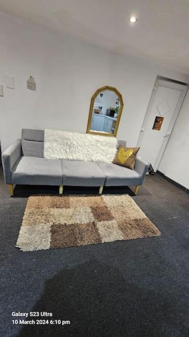 Apartmán A Cosy Deluxe Size Studio With Queen Size And Sofa Bed Leeds  Exteriér fotografie