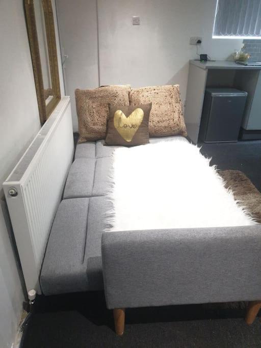 Apartmán A Cosy Deluxe Size Studio With Queen Size And Sofa Bed Leeds  Exteriér fotografie