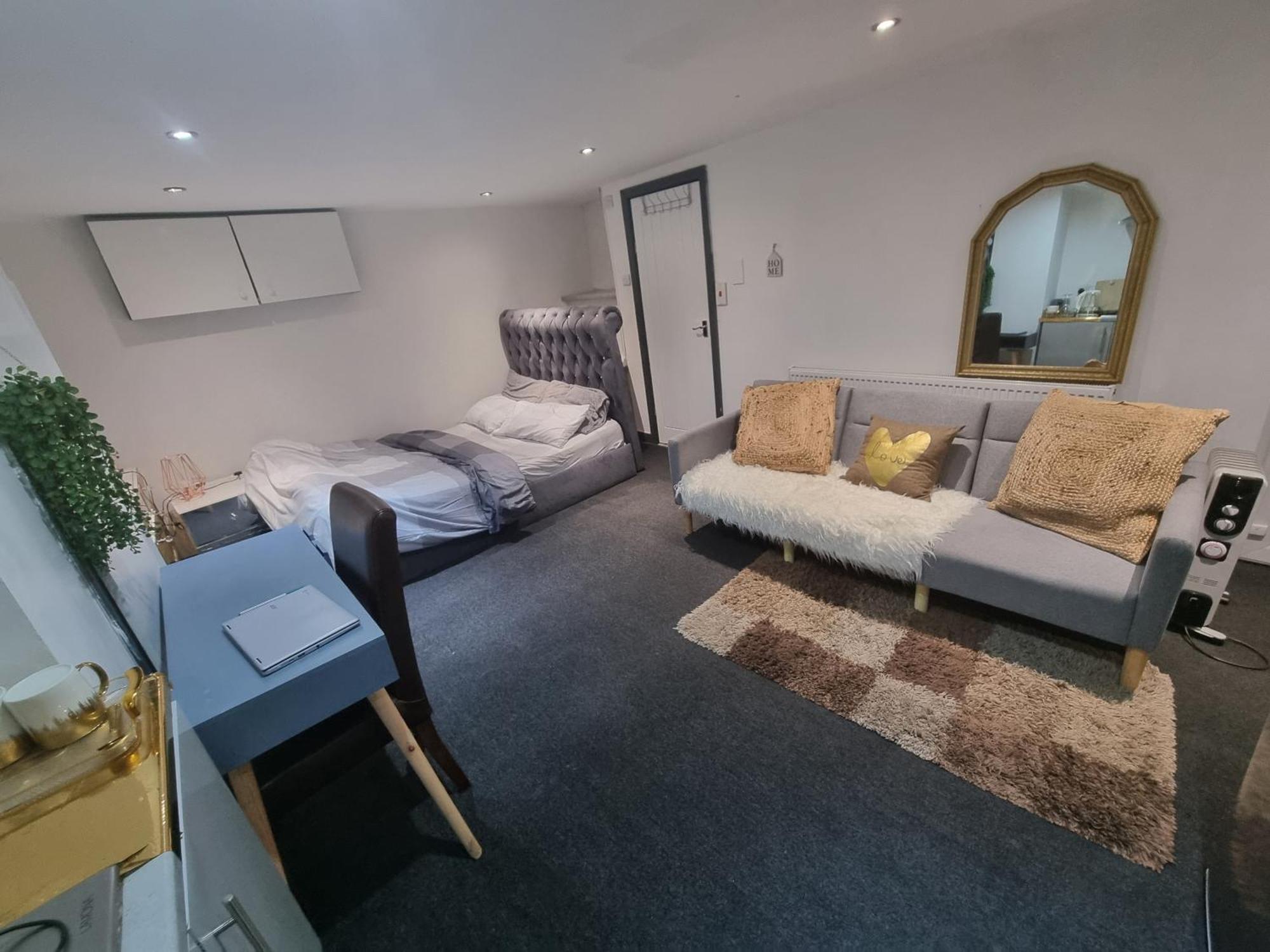 Apartmán A Cosy Deluxe Size Studio With Queen Size And Sofa Bed Leeds  Exteriér fotografie