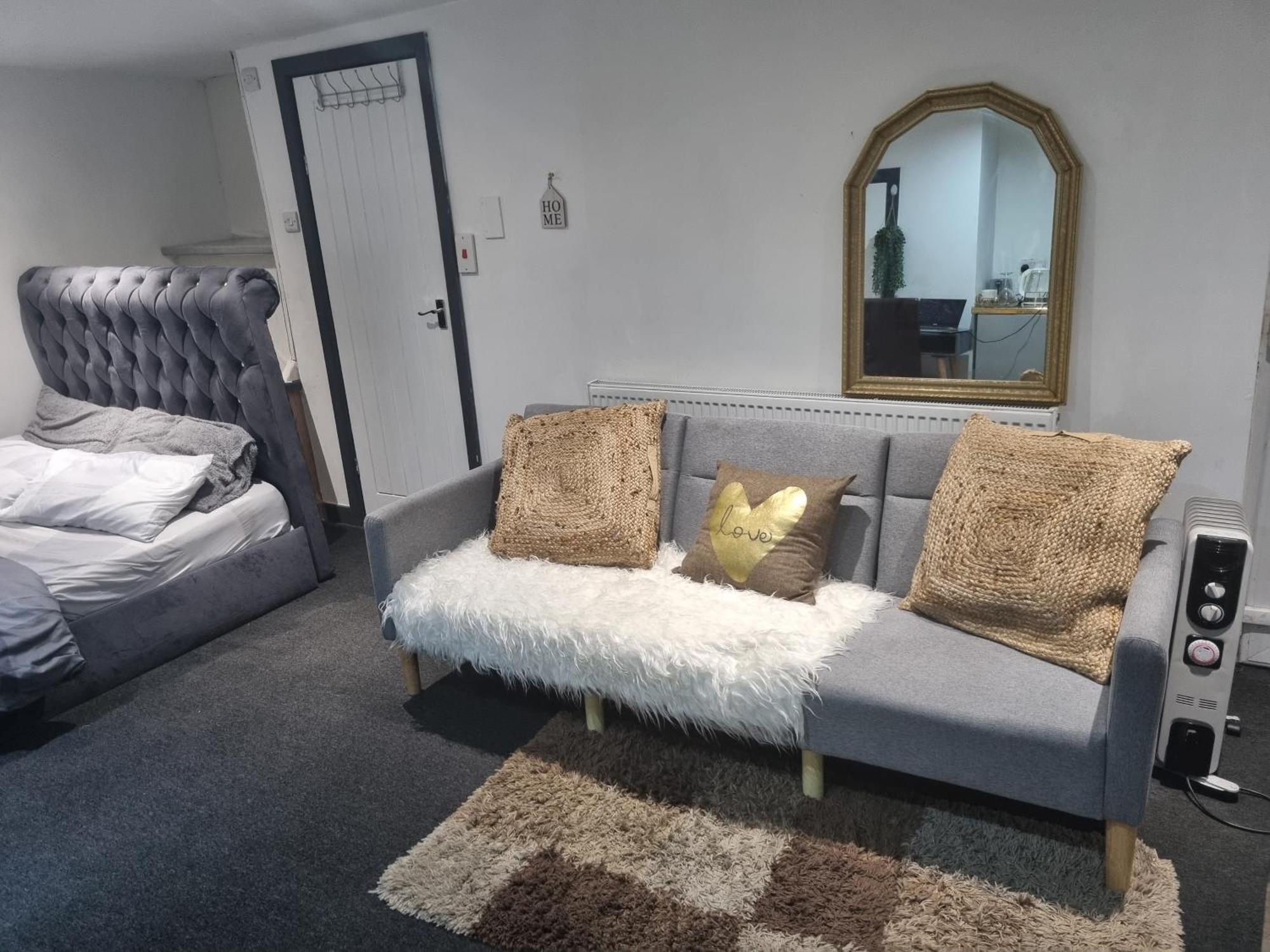 Apartmán A Cosy Deluxe Size Studio With Queen Size And Sofa Bed Leeds  Exteriér fotografie